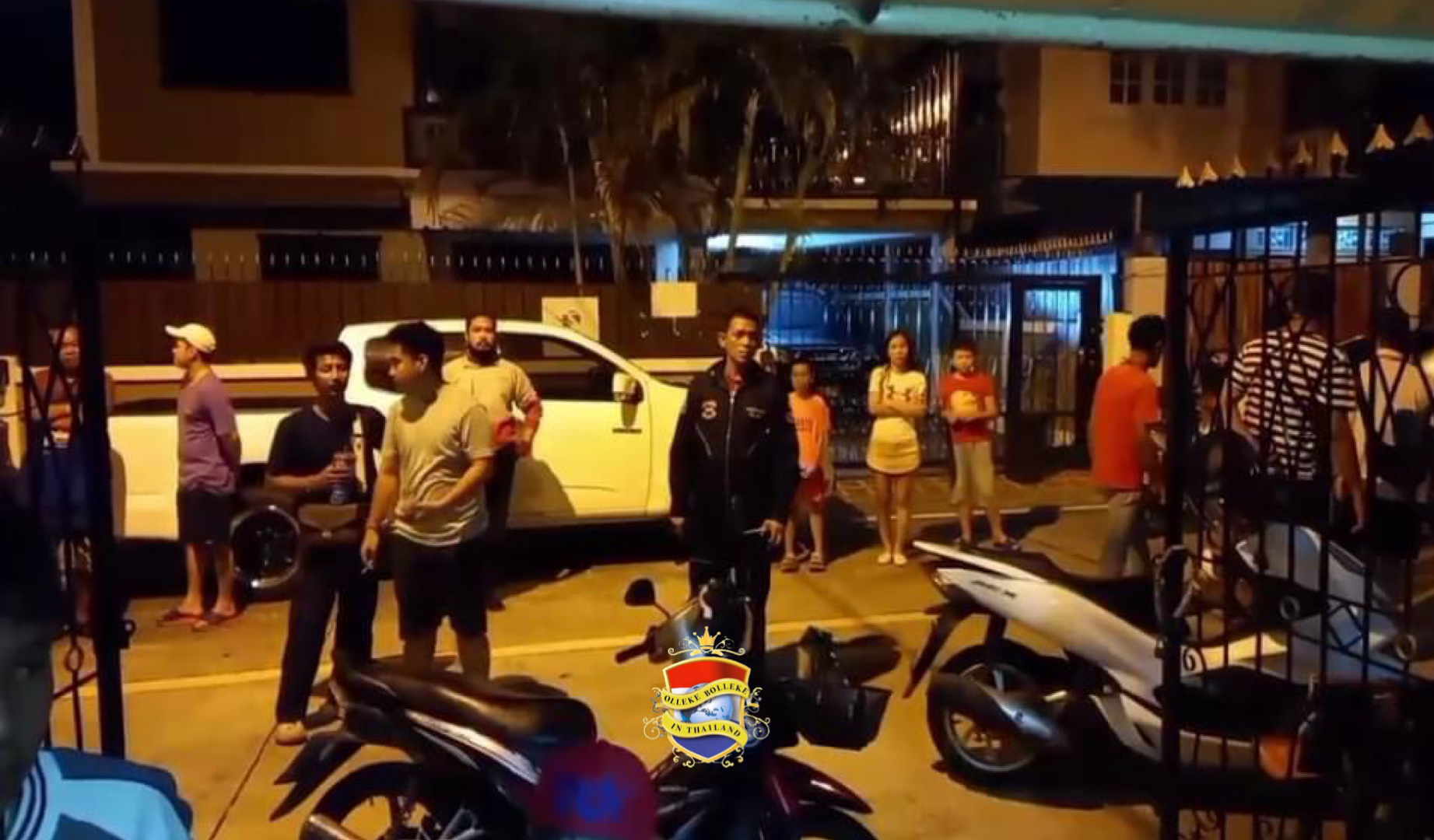 Thaise man schiet in Pattaya in bijzijn van zoon, zijn vrouw dood nadat hij haar betrapt op het chatten met andere kerels