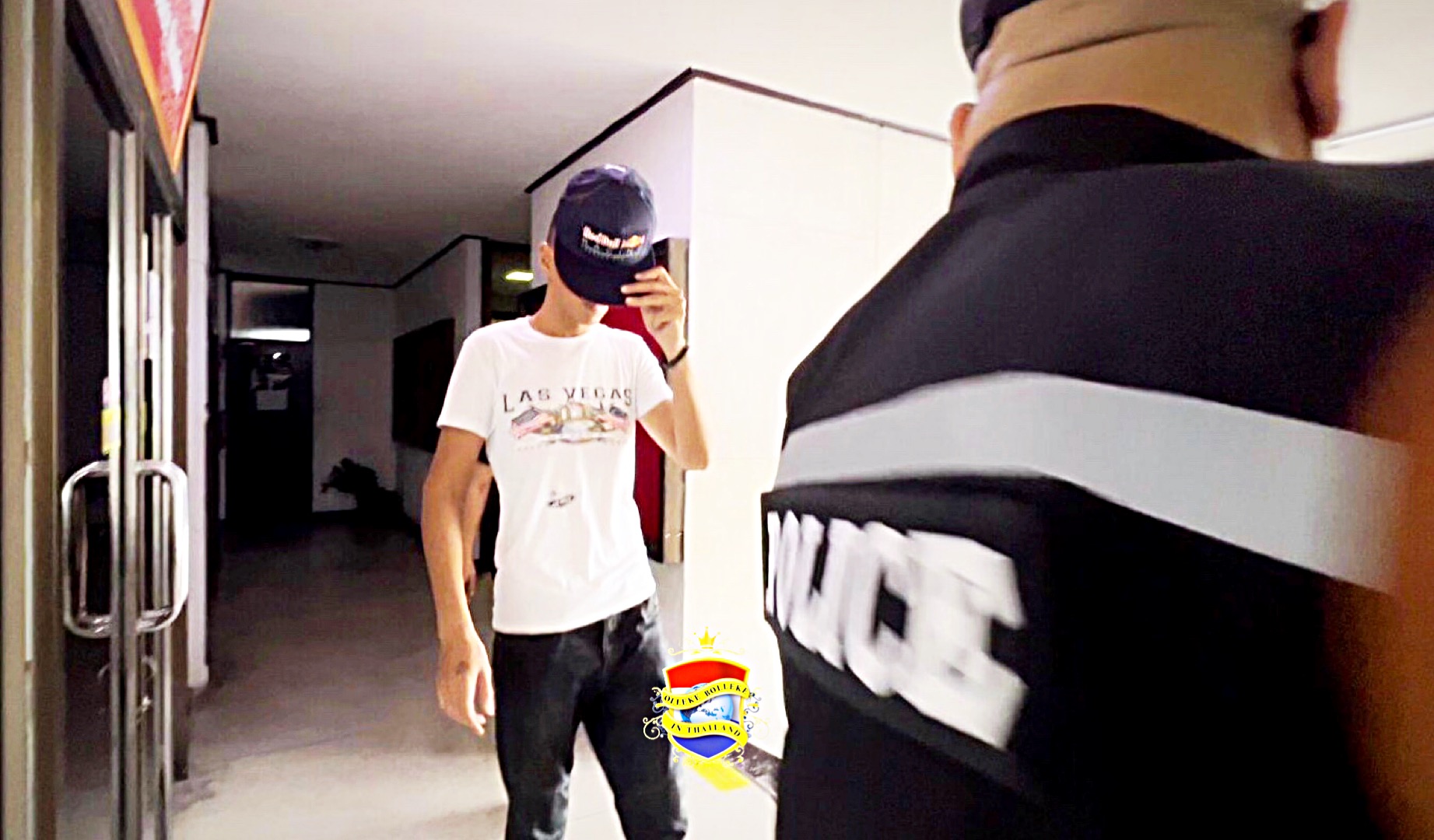 UPDATE | Buitenlandse man die zijn vriend in Jomtien neerstak, geeft zich over aan de politie van Pattaya