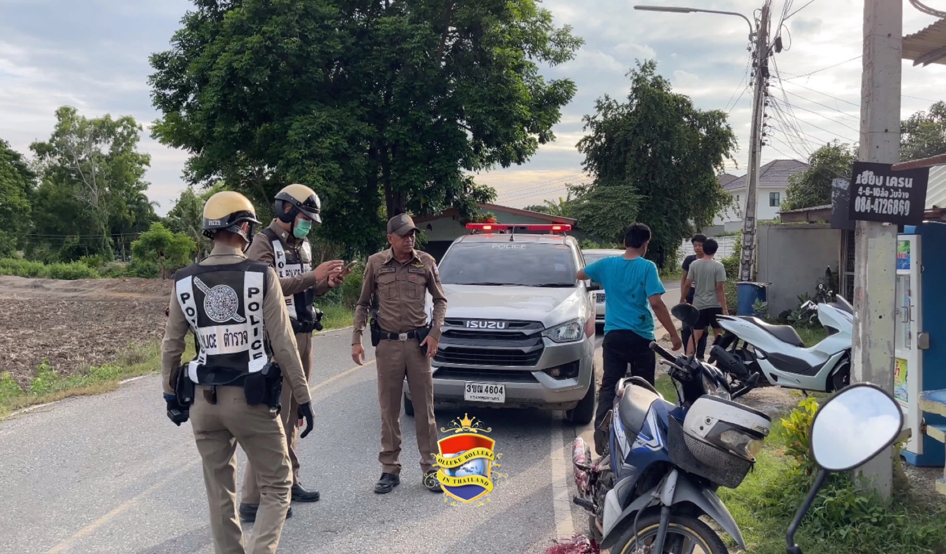 2 knapen van net 14 jaar gooien in Oost-Thailand een bom en veroorzaken ernstig letsel bij anderen