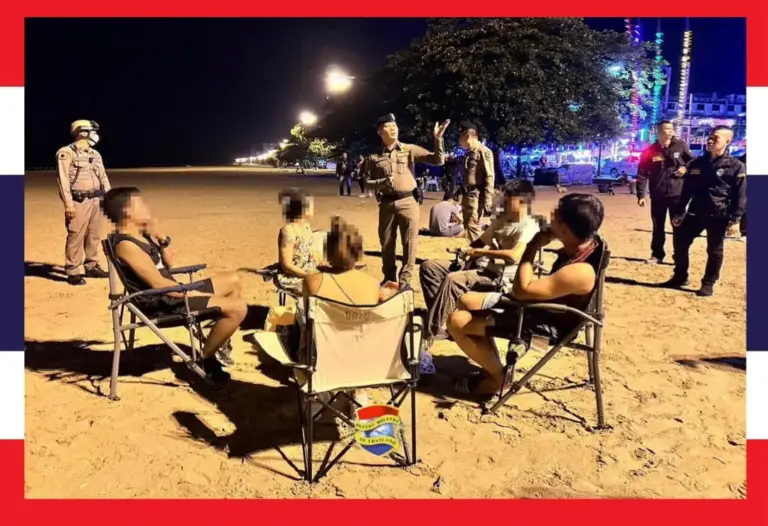 De politie van Pattaya inspecteert stranden om gewelddadige incidenten te voorkomen, vooral die tussen tieners
