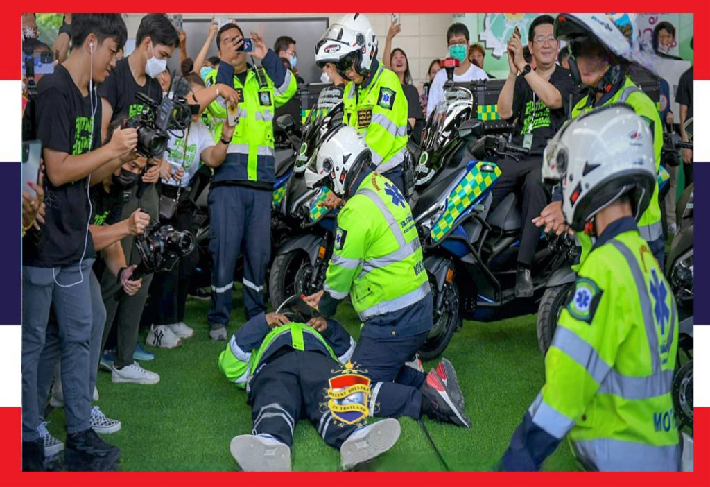 De hoofdstad van Thailand introduceert een eerste vloot motorambulances om levensreddende nooddiensten te verlenen