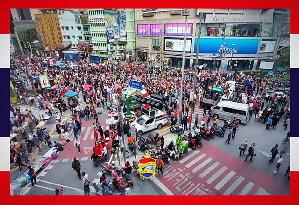 Relletjes en opstootjes in Bangkok, het verkeer wordt geadviseerd om het Asok Montri kruispunt te vermijden 