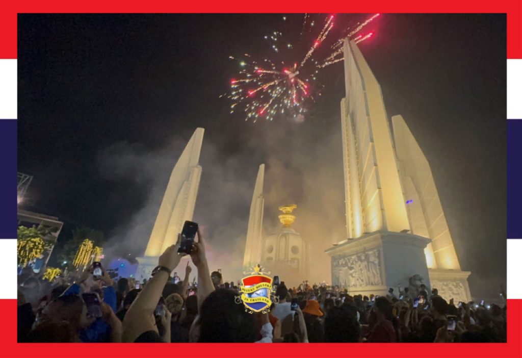 De hoofdstad van Thailand wordt een “hotpot” van demonstraties ter verdediging van Khun Pita, MFP Activisten roepen senatoren op om af te treden