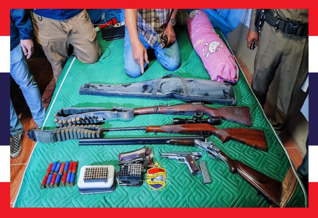 Politie Chonburi neemt meerdere vuurwapens in beslag van twee Thaise mannen