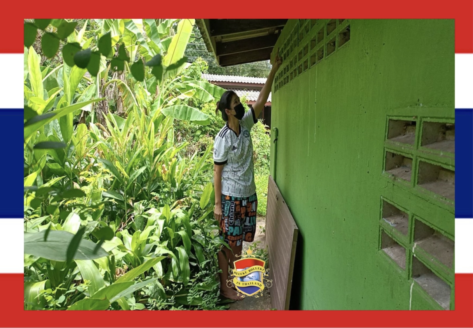 Junkie ontsnapt aan arrestatie nadat hij de buurvrouw filmt die aan het douchen is, en bekent ook dat hij pornovideo’s van zijn vrouw verkoopt