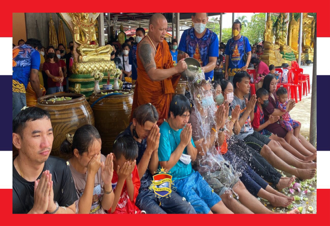 De Wat Don Thong in Oost-Thailand trok meer dan duizend gelovigen voor geluksverhogende rituelen