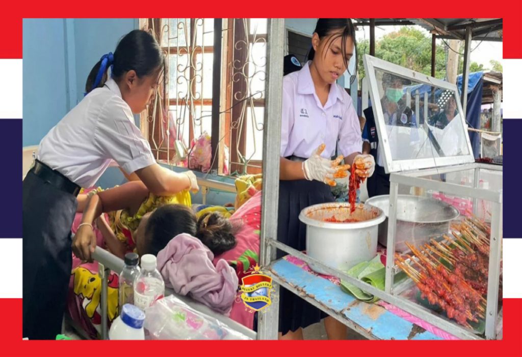 Thaise tiener grilt kippetjes om haar bedlegerige moeder te steunen, deze actie doet de harten van menigeen in Thailand smelten.