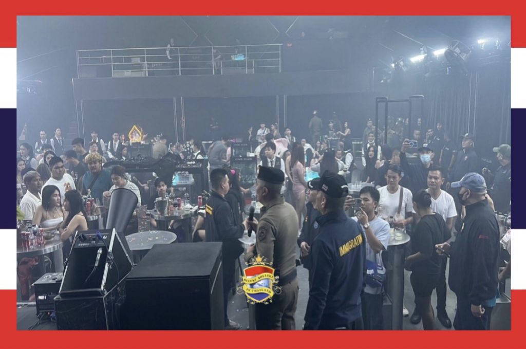 Politie van Pattaya doet inval in grote nachtclub maar gaat onverrichte zaken terug naar het bureau