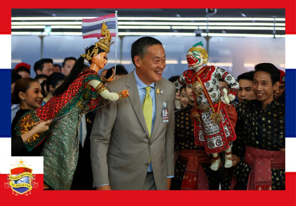 Premier Srettha Thavisin verwelkomt gisteren de eerste Chinese vlucht onder het nieuwe visum-vrijstellingsbeleid van Thailand