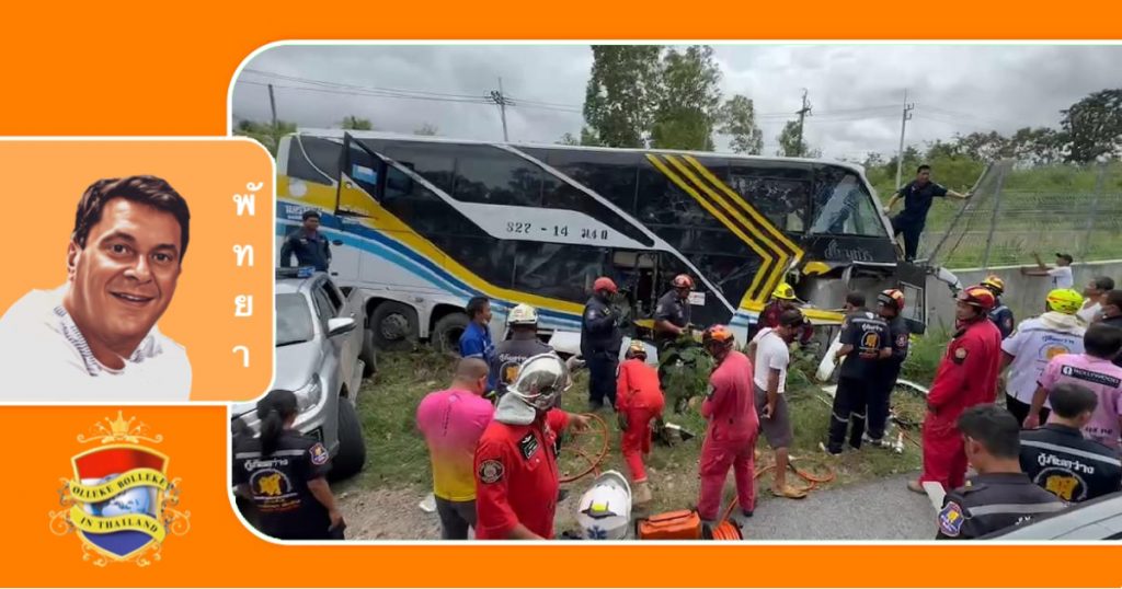 Toerbus verongelukt in Pattaya, de twee chauffeurs vinden de dood en twee passagiers raken ernstig gewond