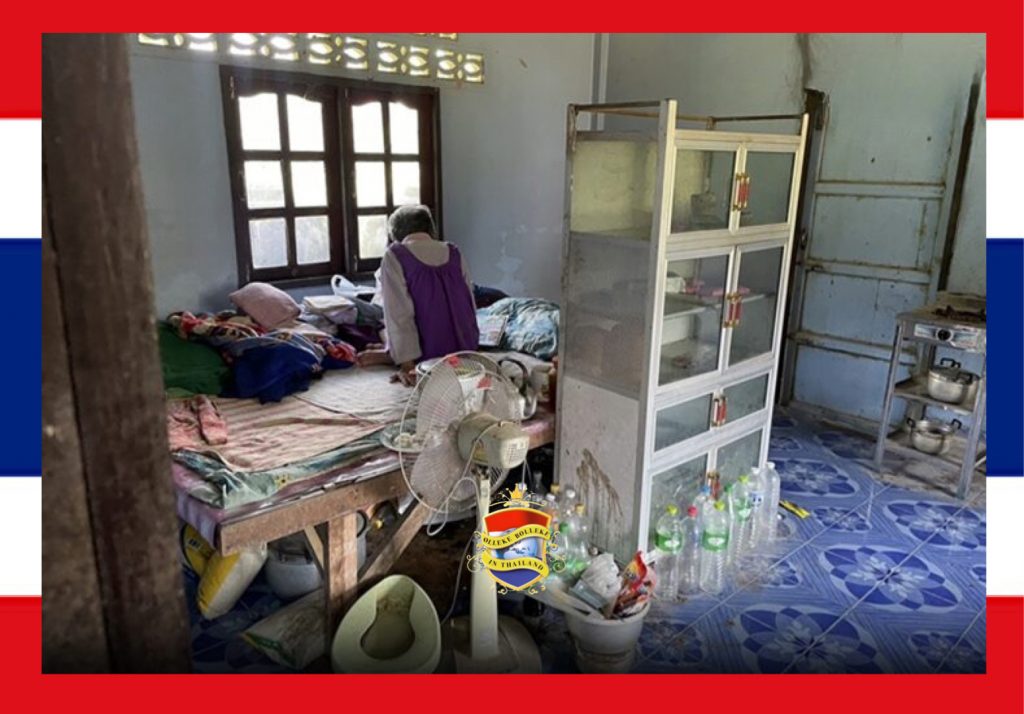 Thaise Alzheimer patiënte leeft vier dagen lang in de Isaan met het dode lichaam van haar echtgenoot in huis