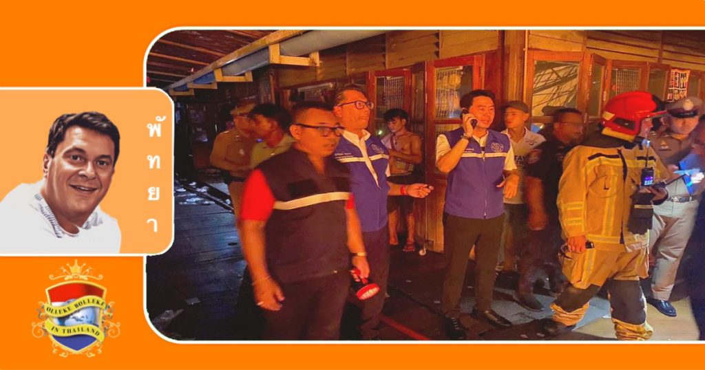 De burgemeester van Pattaya neemt het bevel inzake de brandbestrijding op de brandende drijvende markt over