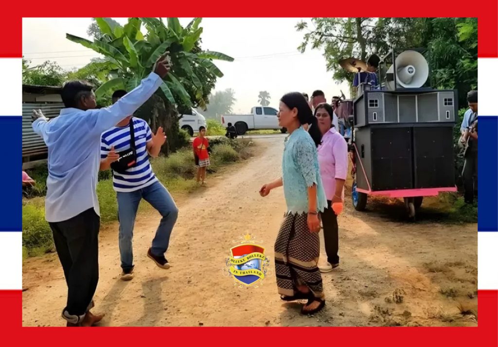 Duitse expat sprint in de Isaan halfnaakt door het dorp met zijn kwade Thaise vrouw op de hielen 
