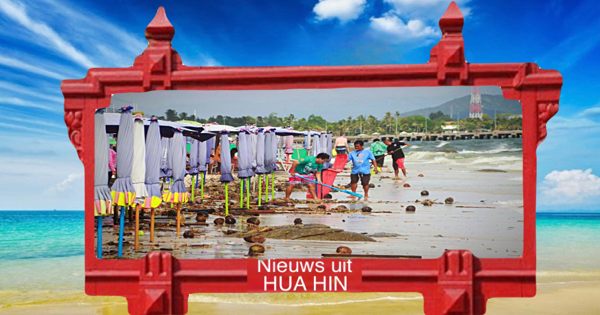 Kustplaats Hua Hin is hard aan het werk geslagen om het moessonpuin van het strand op te ruimen