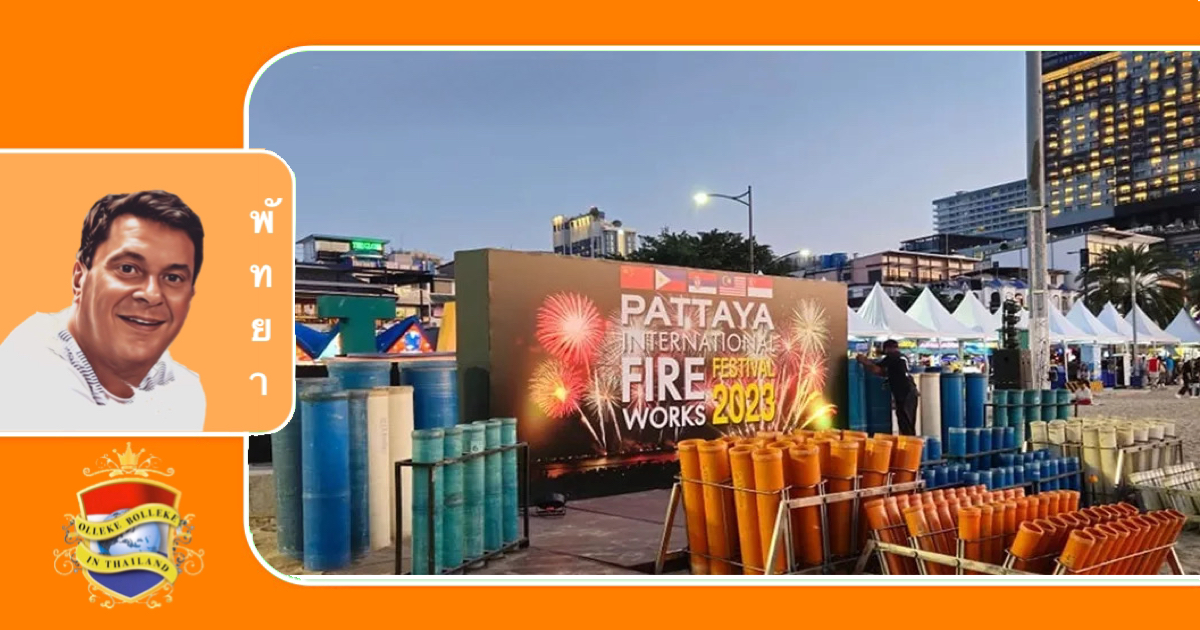 Burgemeester van Pattaya verwelkomde de internationale vuurwerkteams voor een knallend optreden dit weekend