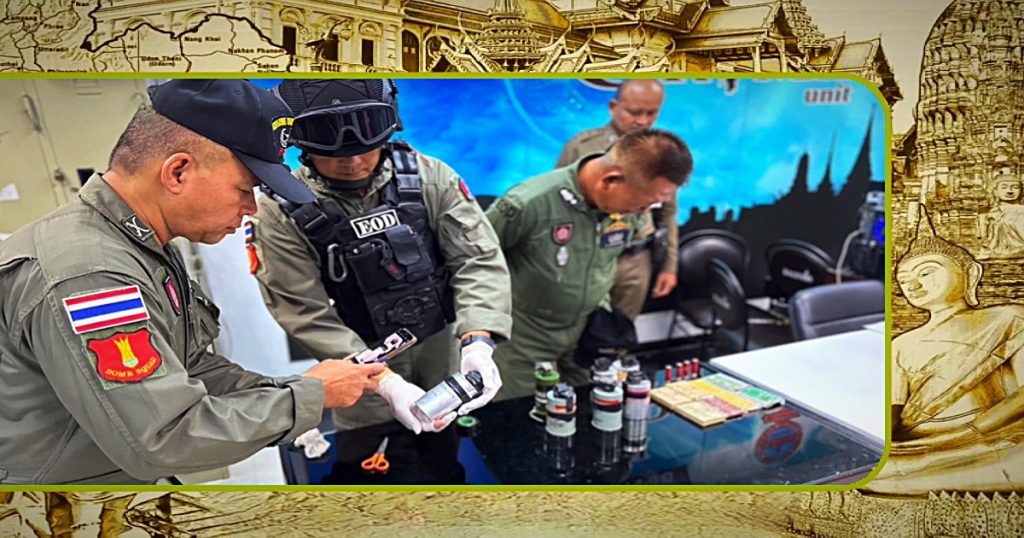 Dronken legerkapitein knalt met zijn motorfiets tegen de stoeprand en wordt gearresteerd nadat politie talloze militaire voorwerpen heeft gevonden