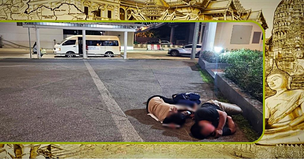 Thaise familie zoekt toevlucht bij een bushalte in Nonthaburi uit angst voor een woekeraar