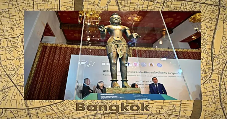 Het 900 jaar oude “Golden Boy’ beeld naar Thailand teruggekomen
