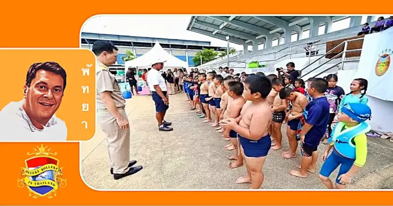 De gemeente Pattaya biedt jongeren zwemlessen aan om het zwemmen onder de knie te krijgen