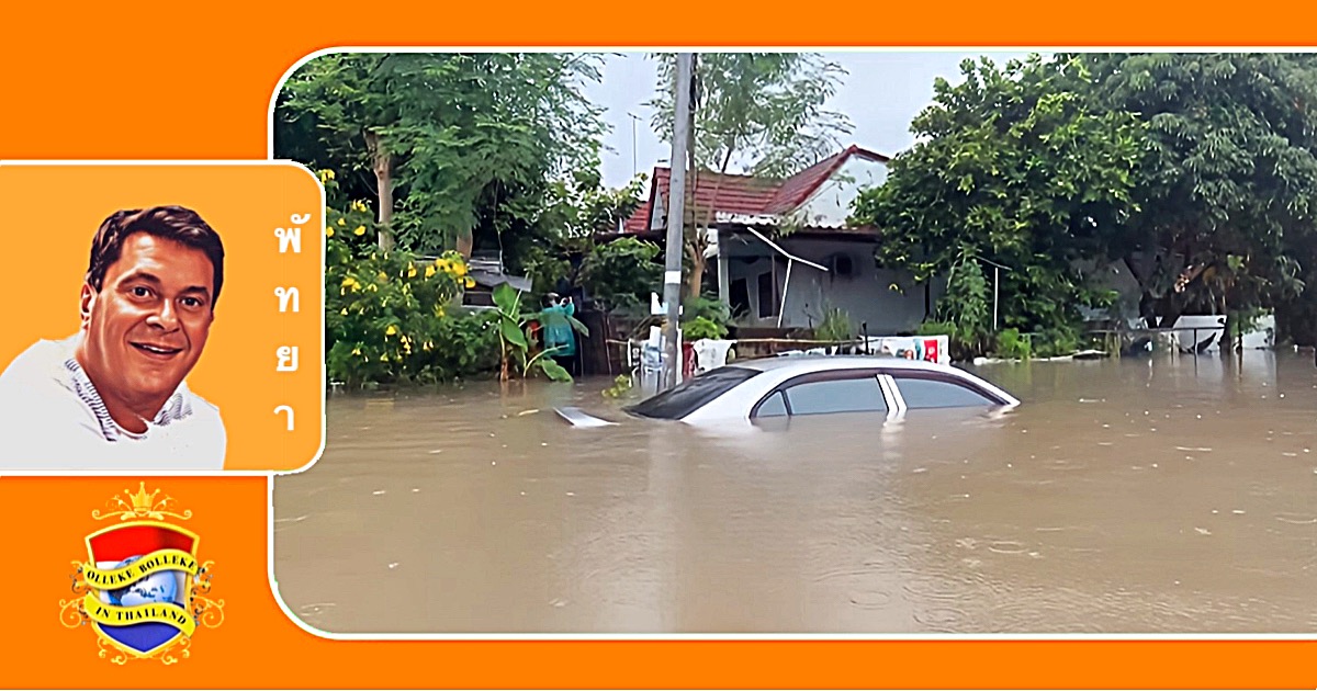 Stortbui treft Pattaya, het water staat tot 2 meter hoog, auto’s staan ​​volledig onder water, het verkeer ligt lam