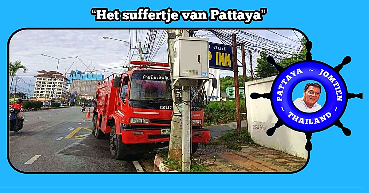 Brandweerauto in Pattaya zoekt zijn eigen weg en ramt een elektriciteitspaal waardoor er een storing in de nutsvoorzieningen ontstond