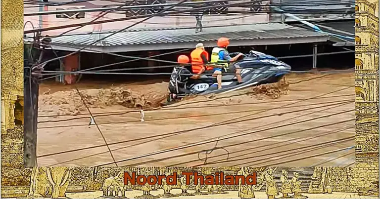 85-jarig Thais baasje met een jetski uit een overstroomd gebied in Noord-Thailand gered