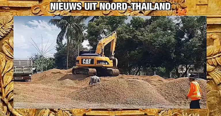 Voorbereidingen gaande op het voetbalveld van een school in Noord-Thailand voor de begrafenis van alle slachtoffers van de busbrand