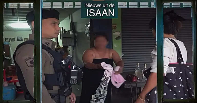 Indiase vrouw kleedt zich in Noordoost-Thailand uit om haar onschuld van een diefstal te bewijzen 
