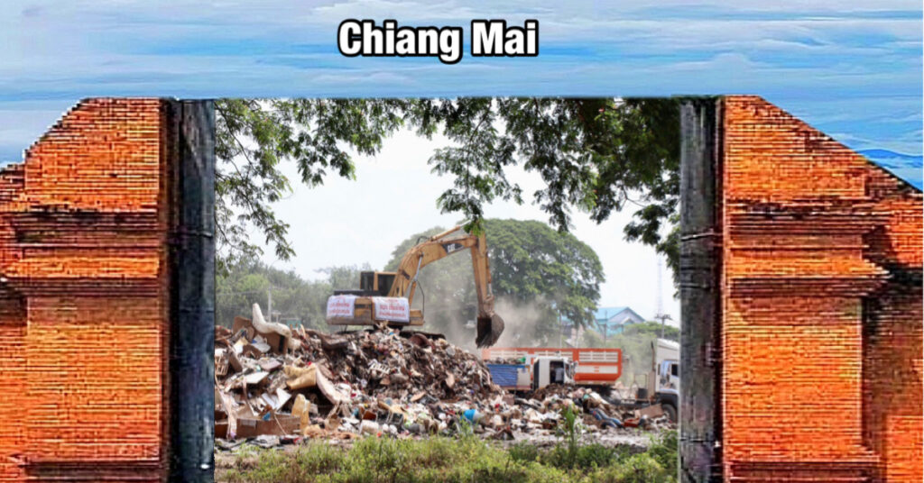 Het opruimen van bergen afval in het overstromingen geteisterde Chiang Mai gaat nog een week duren