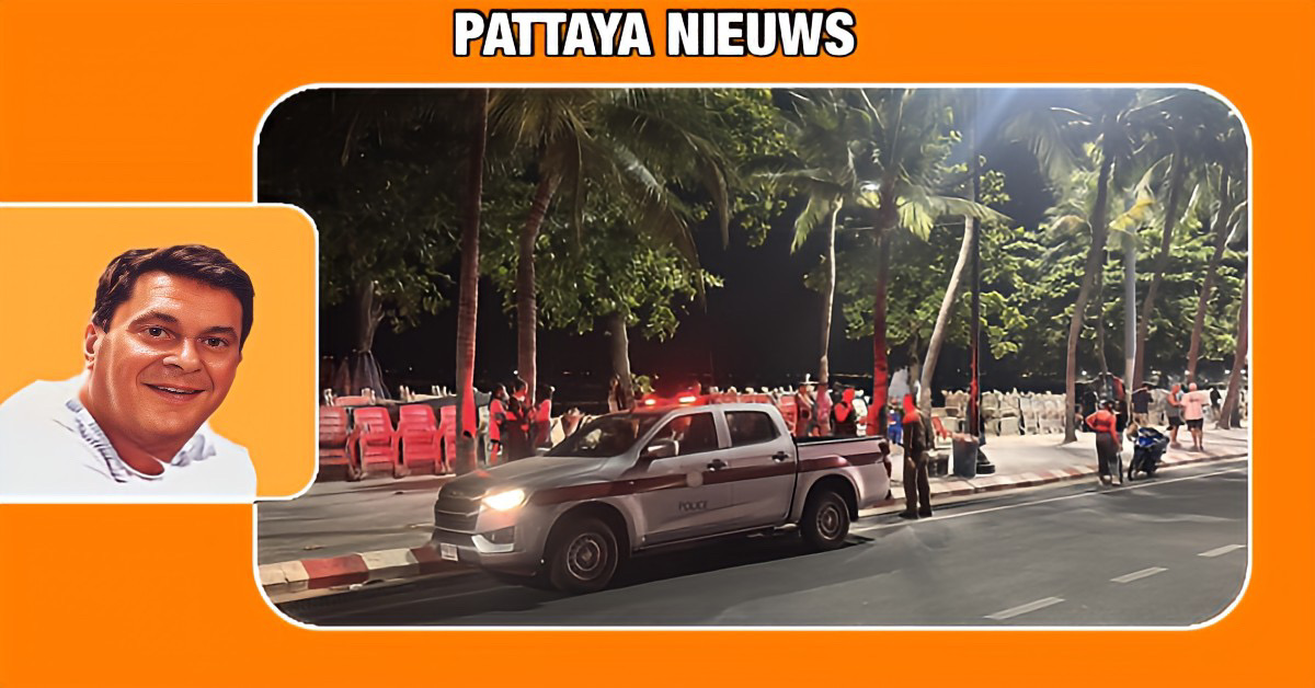 Kathoey nam op de Beach Road van Pattaya een man te grazen