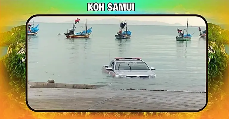 Politieauto glijdt de Golf van Thailand in tijdens vervoer van jetski op Koh Samui