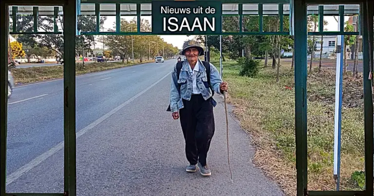 85-jarige Thaise man tippelt in 14 dagen door Thailand om zijn zoon te zoeken 