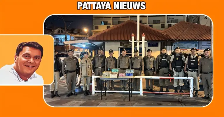 Politie Pattaya deelt energiedrankjes uit als blikvanger voor de verkeersveiligheid!