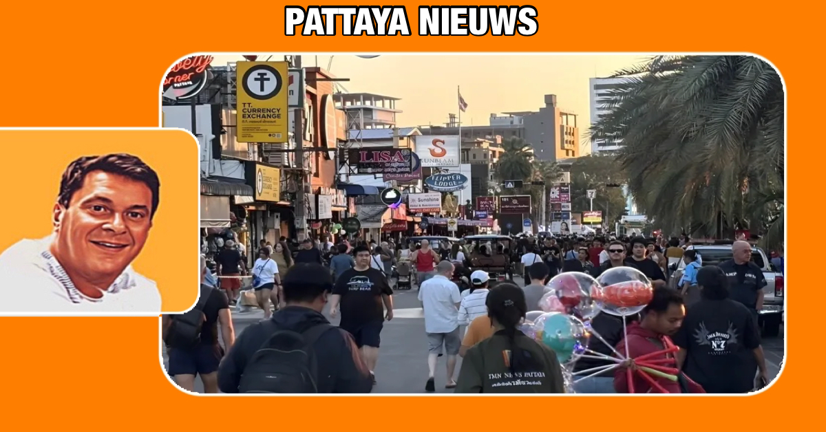 Het vuurwerkfestival van Pattaya trok internationaal publiek met duizenden en duizenden toeschouwers.