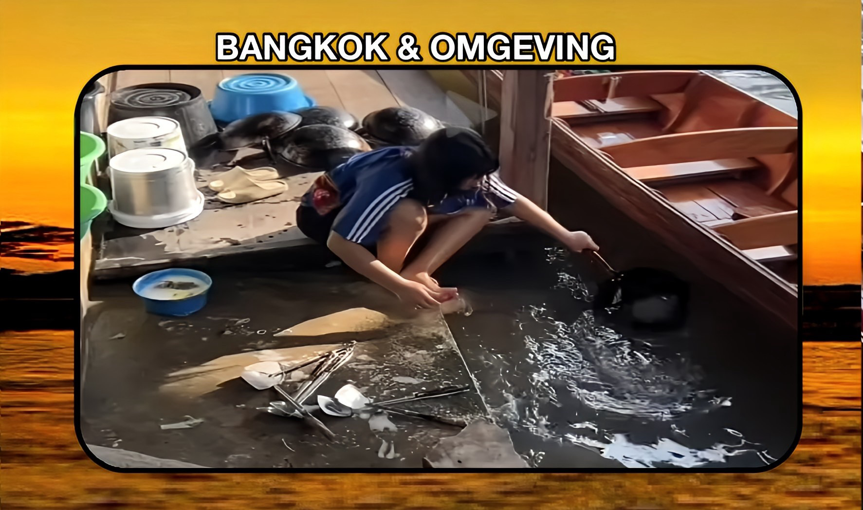 🎥 BON APPETITE | Buitenlandse vrouw filmt een propere restaurantmedewerkster die de vaatwas in een Khlong in Centraal-Thailand doet