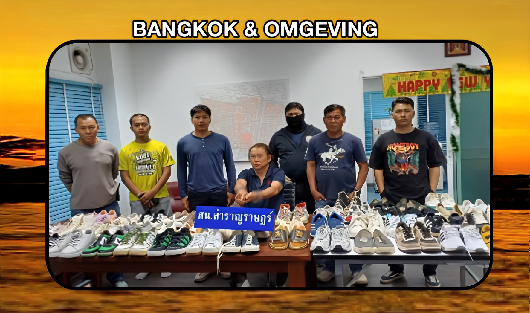 Thaise man in Thailand hield zijn eigen ceremonie van “verdienste” en pikte de schoenen van devote tempelbezoekers