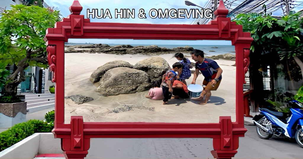 Inwoners van Hua Hin maken van de gelegenheid gebruik, door de extreem lage zeespiegel liggen de schelpdieren voor het rapen