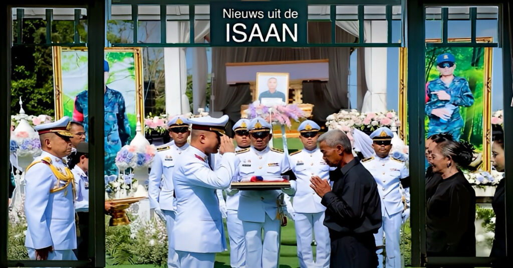 Koning Vajiralongkorn laat in Noordoost-Thailand een nieuw huis voor het gezin van een gesneuvelde soldaat bouwen