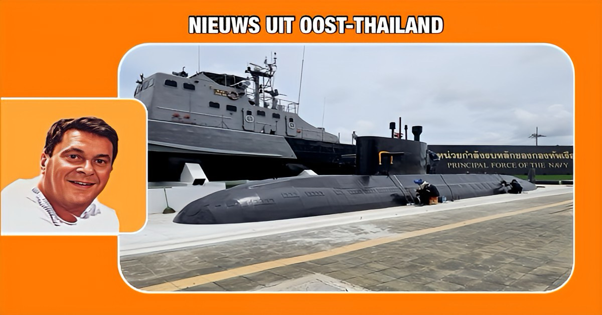 Marine Sattahip viert met blijdschap de bouw van een nieuwe onderzeeboot een soortgelijke replica bij de ingang van de kazerne in Oost-Thailand!