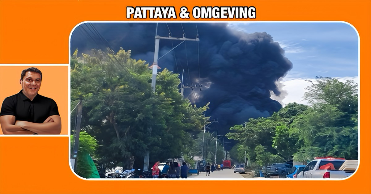 Recyclingfabriek in Banglamung vliegt in brand, brandweer Pattaya rukt met groot materieel uit