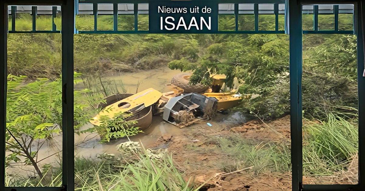 Bulldozer in Noordoost-Thailand kiepert een kanaal in, machinist overleeft het niet