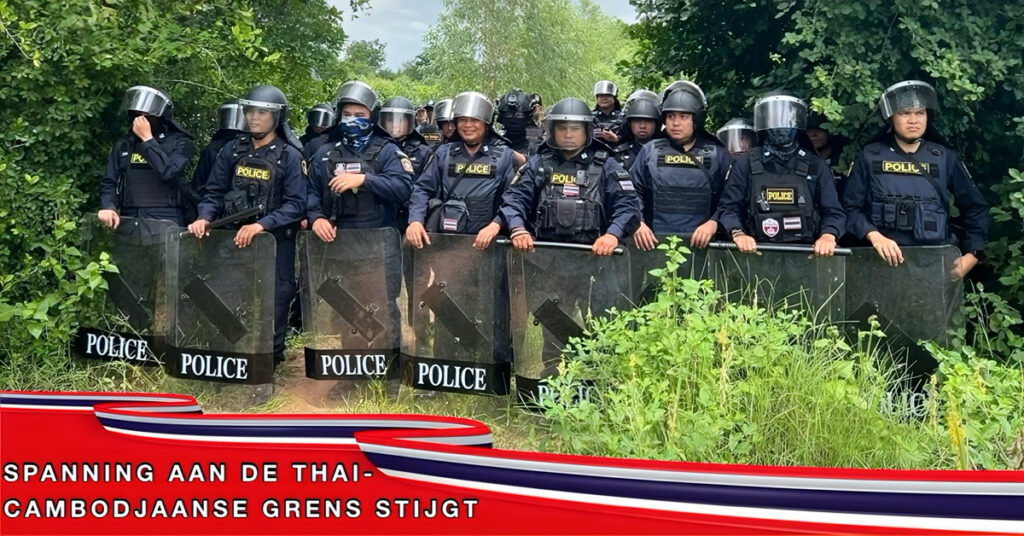 Het conflict over de Cambodjaanse nederzettingen aan de grens tussen Thailand en Cambodja escaleert, terwijl het leger de grens in Sa Kaeo beveiligt.