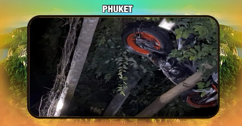 Buitenlandse toerist hangt zijn motor in Zuid-Thailand in de bomen en raakt daarbij gewond.