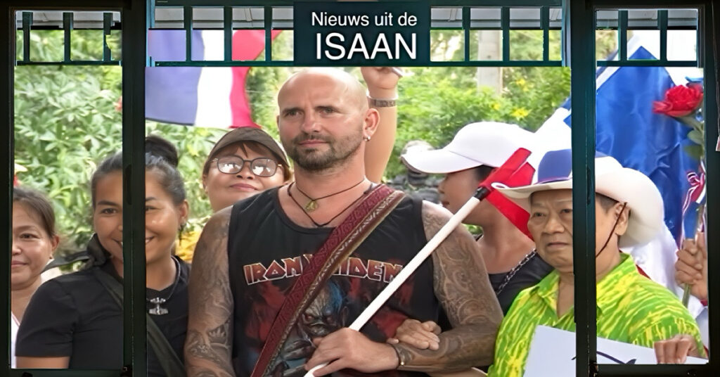 Duitse man neemt het voortouw in protest tegen de heropening van de grens tussen Thailand en Cambodja