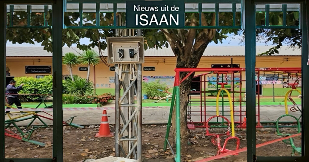 Een kleuter in Noordoost-Thailand is geëlektrocuteerd terwijl hij aan het spelen was op de speeltoestellen van de kleuterschool. 