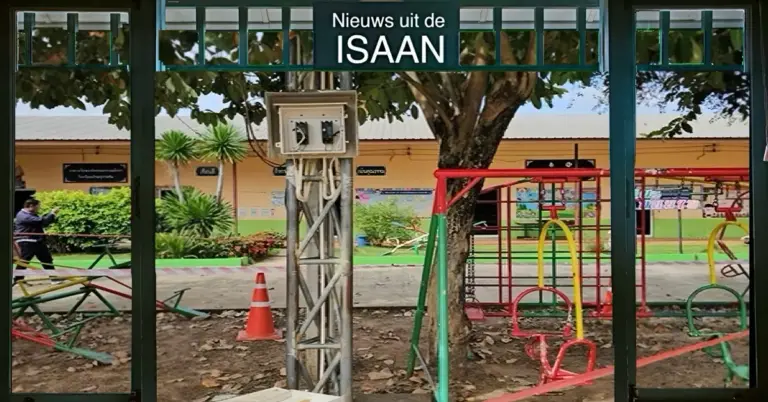 Een kleuter in Noordoost-Thailand is geëlektrocuteerd terwijl hij aan het spelen was op de speeltoestellen van de kleuterschool. 