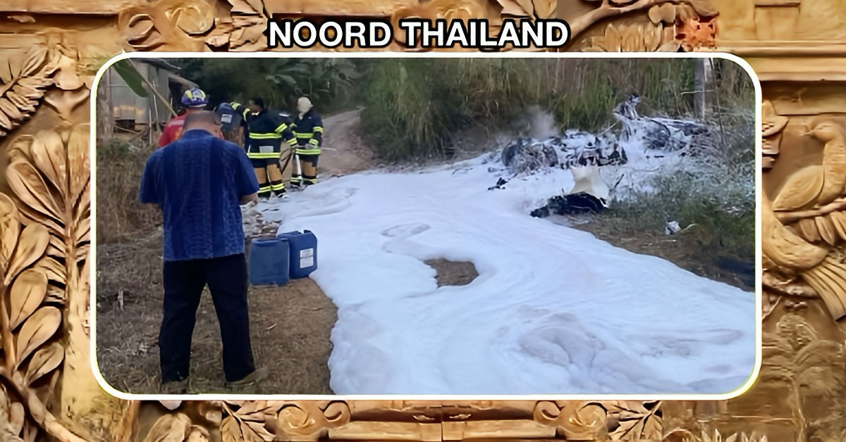 đ„| Peperdure McLaren bolide raakt in Noord-Thailand van de weg en gaat in vlammen op