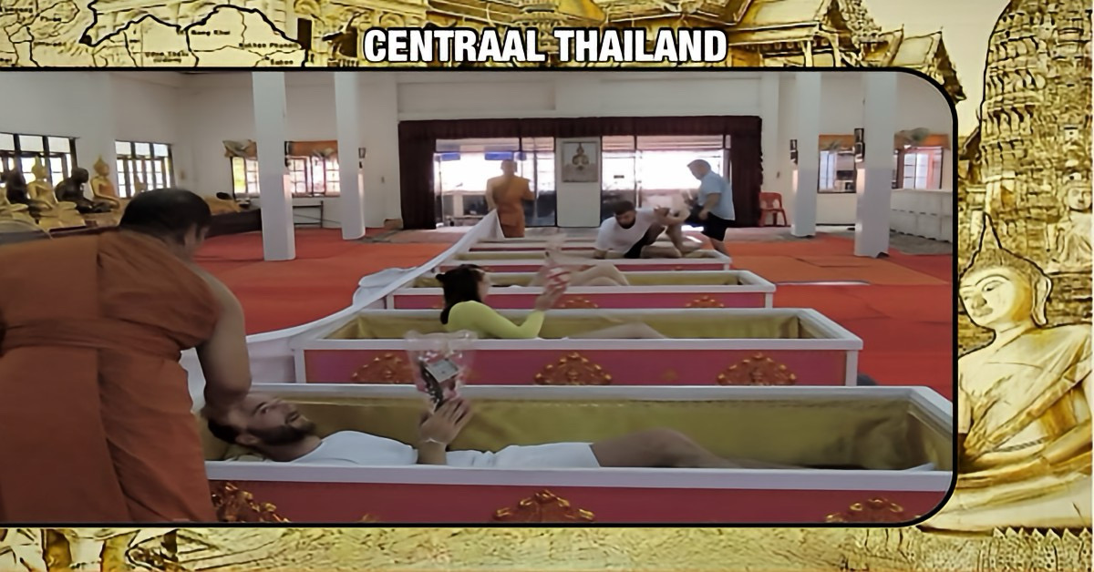 Russen namen deel aan een zgn. doodskist ritueel in Centraal-Thailand