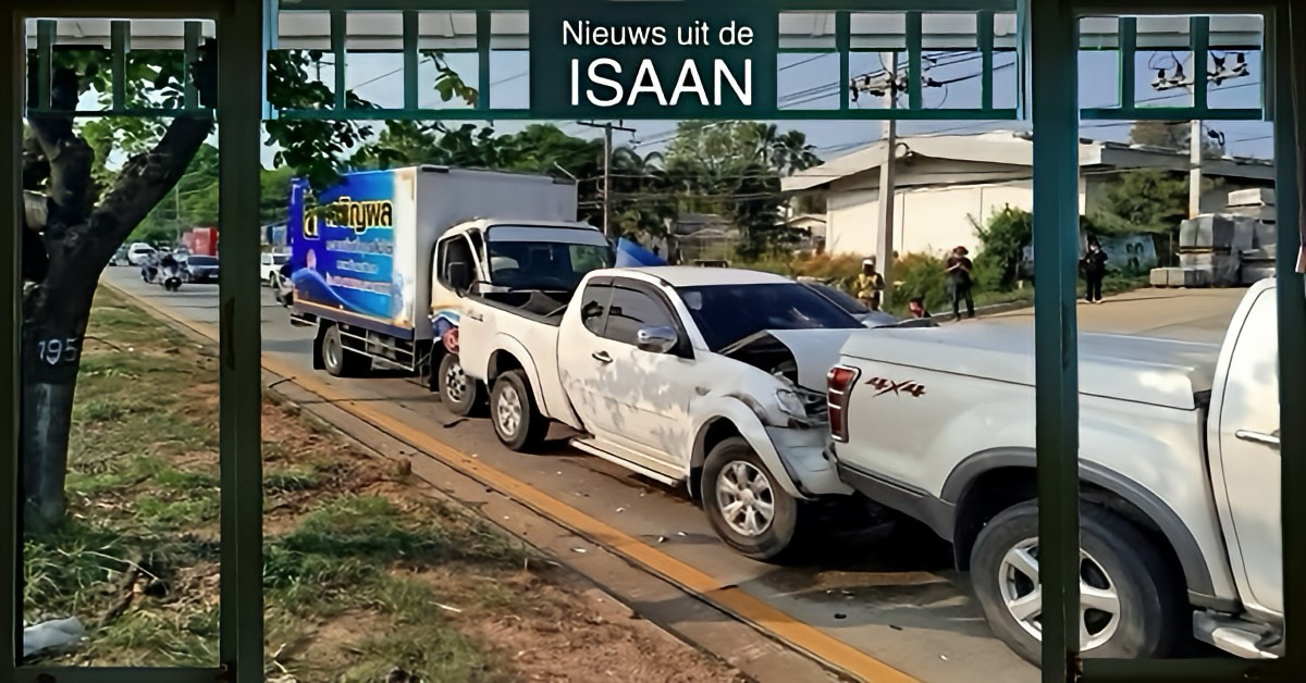 Bij een kop-staartbotsing in Noordoost-Thailand belandden meer dan tien personen in het ziekenhuis.