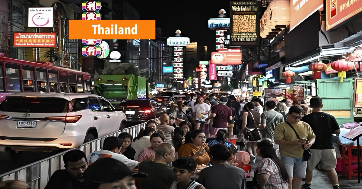 🎥 | Thailand is het onzedelijk gedrag van buitenlanders beu, en zet seksend stelletje het land uit.